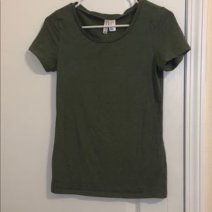 H&M green shirt